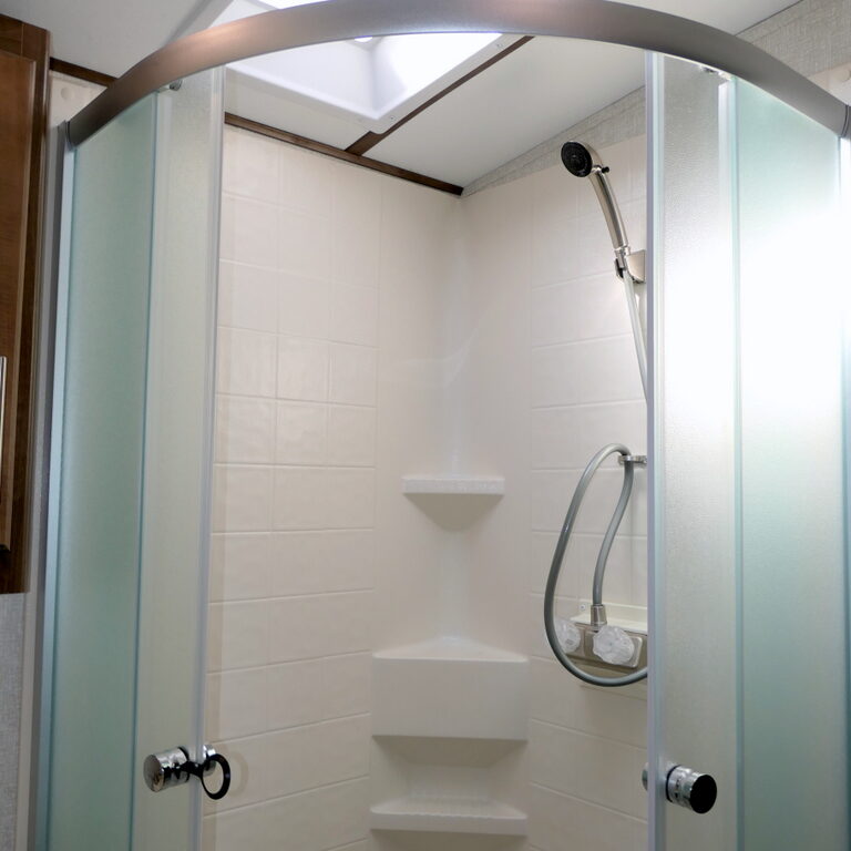 2019 COUGAR HALF-TON 26RBSWE Travel Trailer by Keystone RV, Slide-Out, Clean!-Image