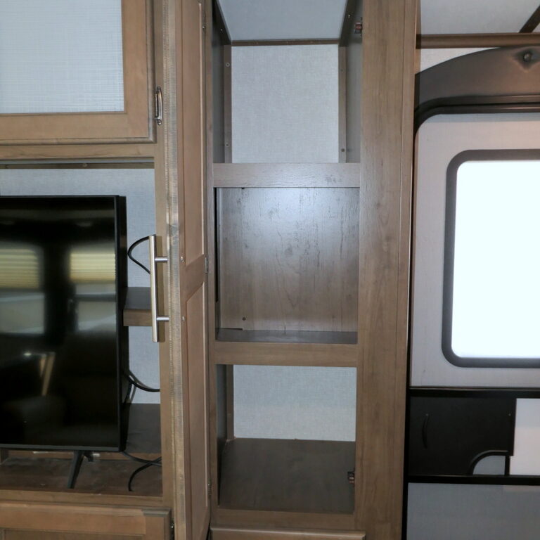 2019 COUGAR HALF-TON 26RBSWE Travel Trailer by Keystone RV, Slide-Out, Clean!-Image