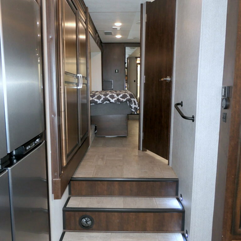 2020 Heartland BIG COUNTRY 3560SS 5th Wheel, 4-Slide-Outs, Elite Package!-Image