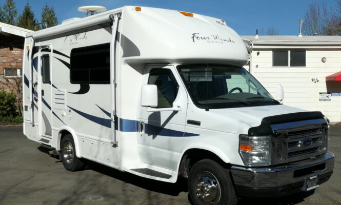 2009 SIESTA 21BC Class-B+ by Four Winds, Ford V-8, Low Miles!-Image