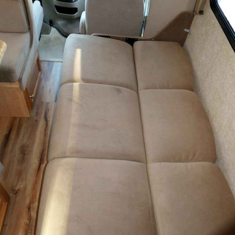 2009 SIESTA 21BC Class-B+ by Four Winds, Ford V-8, Low Miles!-Image