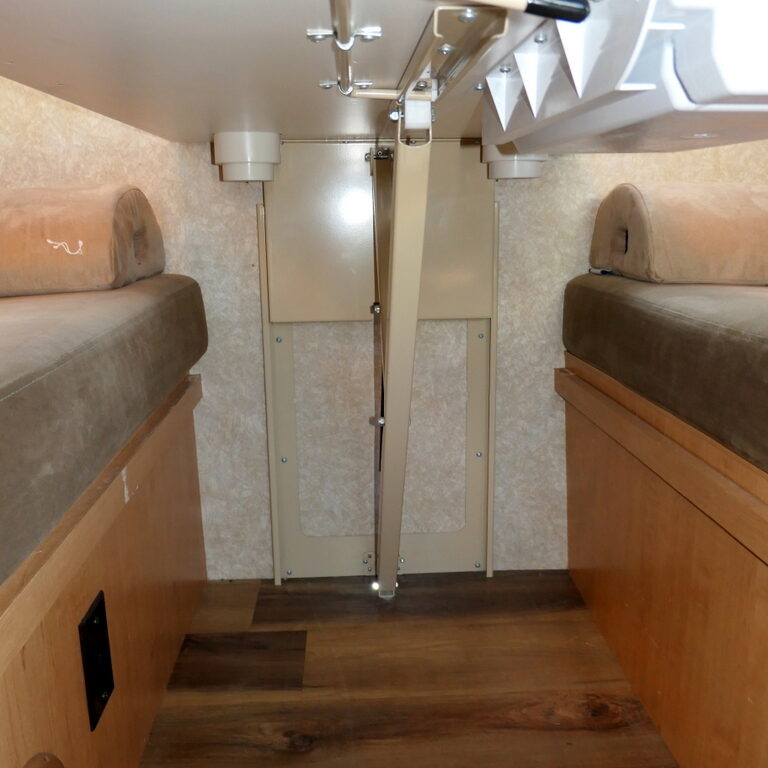 2009 SIESTA 21BC Class-B+ by Four Winds, Ford V-8, Low Miles!-Image