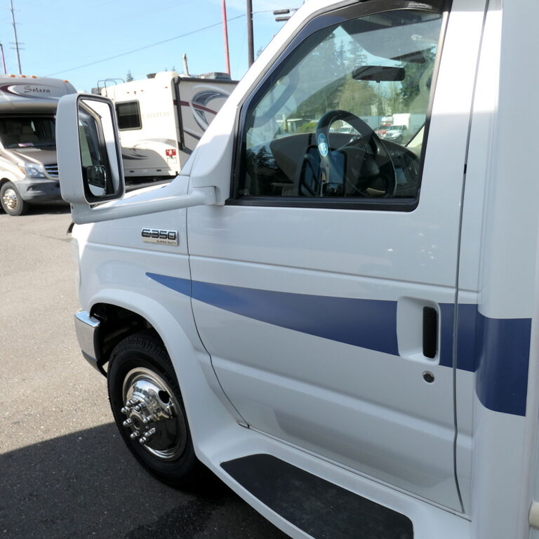 2009 SIESTA 21BC Class-B+ by Four Winds, Ford V-8, Low Miles!-Image