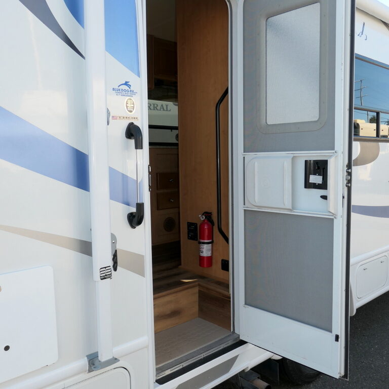 2009 SIESTA 21BC Class-B+ by Four Winds, Ford V-8, Low Miles!-Image