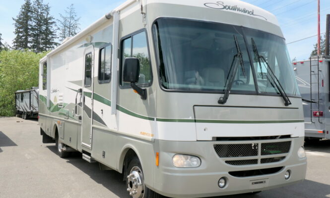 2002 Fleetwood SOUTHWIND 32V Class-A, Slide-Out, 5.5K Generator-Image