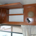 2002 Fleetwood SOUTHWIND 32V Class-A, Slide-Out, 5.5K Generator-Thumbnail