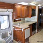 2002 Fleetwood SOUTHWIND 32V Class-A, Slide-Out, 5.5K Generator-Thumbnail