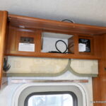 2002 Fleetwood SOUTHWIND 32V Class-A, Slide-Out, 5.5K Generator-Thumbnail