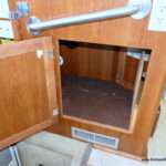 2002 Fleetwood SOUTHWIND 32V Class-A, Slide-Out, 5.5K Generator-Thumbnail