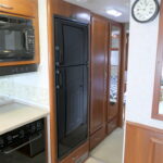 2002 Fleetwood SOUTHWIND 32V Class-A, Slide-Out, 5.5K Generator-Thumbnail