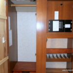 2002 Fleetwood SOUTHWIND 32V Class-A, Slide-Out, 5.5K Generator-Thumbnail