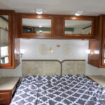 2002 Fleetwood SOUTHWIND 32V Class-A, Slide-Out, 5.5K Generator-Thumbnail