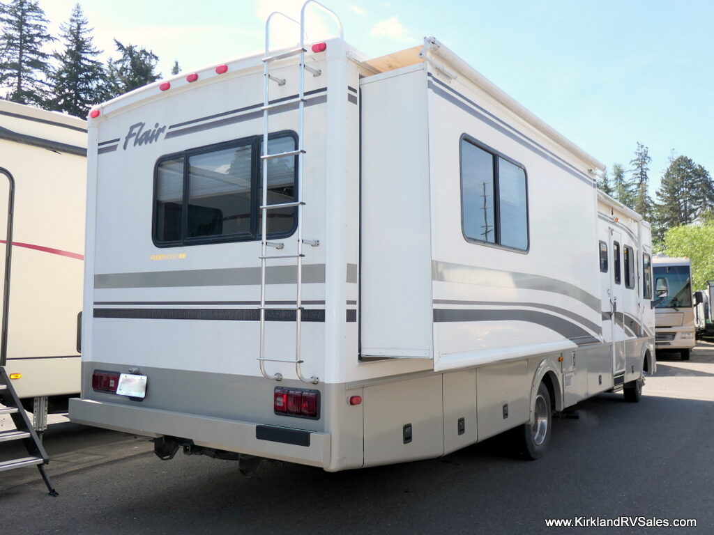2003 Fleetwood FLAIR 33R Class-A, 2-Slide-Outs, Very LOW Miles-Image