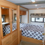 2003 Fleetwood FLAIR 33R Class-A, 2-Slide-Outs, Very LOW Miles-Thumbnail