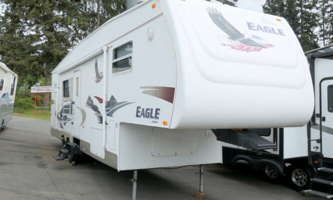 2006 EAGLE 323RKS 5th Wheel, By Jayco, 2-Slide-Outs, Rear Kitchen-Image