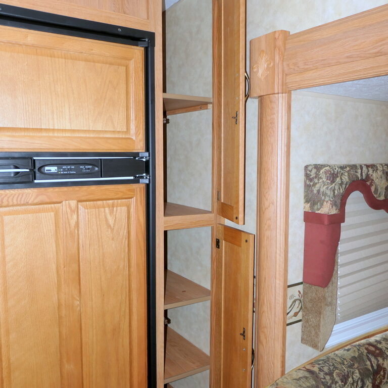 2006 EAGLE 323RKS 5th Wheel, By Jayco, 2-Slide-Outs, Rear Kitchen-Image