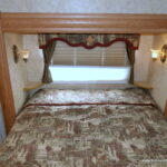 2006 EAGLE 323RKS 5th Wheel, By Jayco, 2-Slide-Outs, Rear Kitchen-Thumbnail
