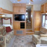 2006 EAGLE 323RKS 5th Wheel, By Jayco, 2-Slide-Outs, Rear Kitchen-Thumbnail