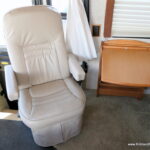 2007 Winnebago JOURNEY SE 36SG Bus, 2-Slide-Outs, Full Paint, Cummins 300HP-Thumbnail