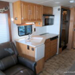 2007 Winnebago JOURNEY SE 36SG Bus, 2-Slide-Outs, Full Paint, Cummins 300HP-Thumbnail