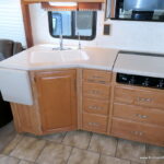 2007 Winnebago JOURNEY SE 36SG Bus, 2-Slide-Outs, Full Paint, Cummins 300HP-Thumbnail