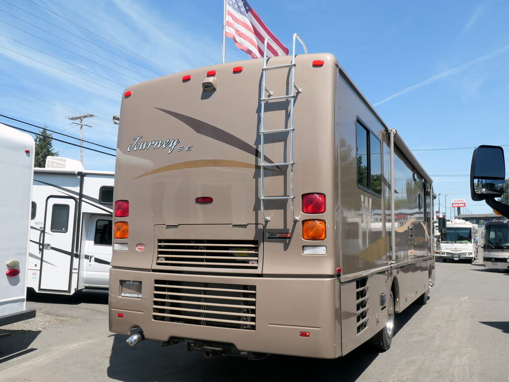 2007 Winnebago JOURNEY SE 36SG Bus, 2-Slide-Outs, Full Paint, Cummins 300HP-Image