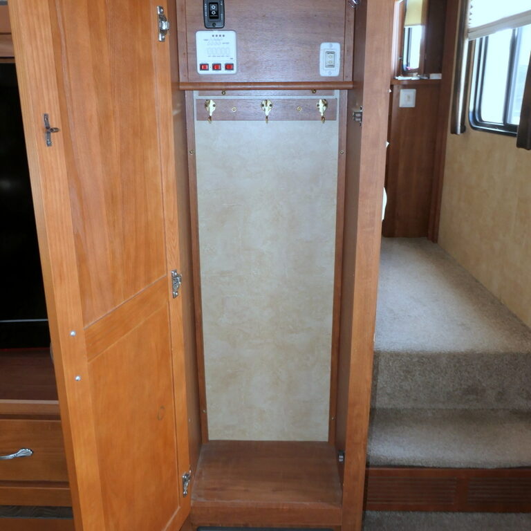 2011 Jayco EAGLE 313RKS 5th Wheel, 2-Slide-Outs, Polar Barrier-Image