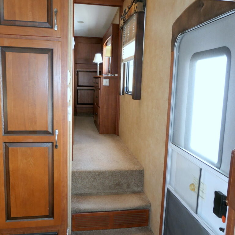 2011 Jayco EAGLE 313RKS 5th Wheel, 2-Slide-Outs, Polar Barrier-Image