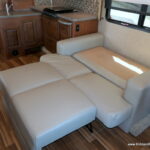 2015 Jayco PRECEPT 31UL Class-A, 3-Slide-Outs, Dual AC’s, 5.5K Generator-Thumbnail
