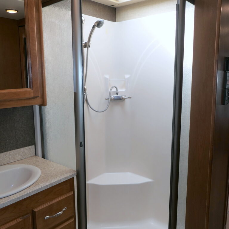 2016 OPEN ROAD 34TGA Class-A, by Tiffin Motorhomes, 3-Slide-Outs, Full Paint-Image