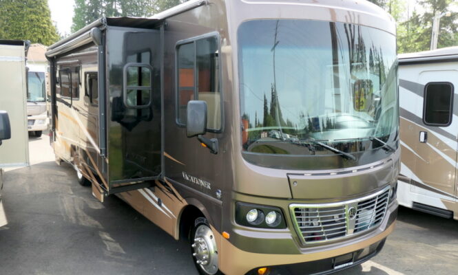 2016 Holiday Rambler VACATIONER 36DB Class-A, Full-Paint, 1-1/2 Baths, 3-Slide-Outs-Image