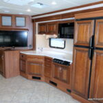 2016 Holiday Rambler VACATIONER 36DB Class-A, Full-Paint, 1-1/2 Baths, 3-Slide-Outs-Thumbnail