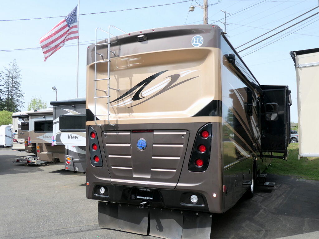 2016 Holiday Rambler VACATIONER 36DB Class-A, Full-Paint, 1-1/2 Baths, 3-Slide-Outs-Image