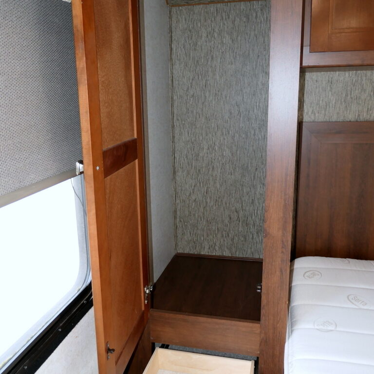 2018 SUNSEEKER 2650S Class-C by Forest River, 4~Seasons, Slide-Out-Image