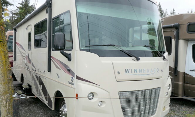 2019 Winnebago VISTA 27PE Class-A, 2-Slide-Outs, King Bed, Sleeps-6-Image
