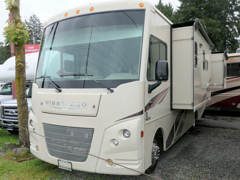 2019 Winnebago VISTA 27PE Class-A, 2-Slide-Outs, King Bed, Sleeps-6-Image