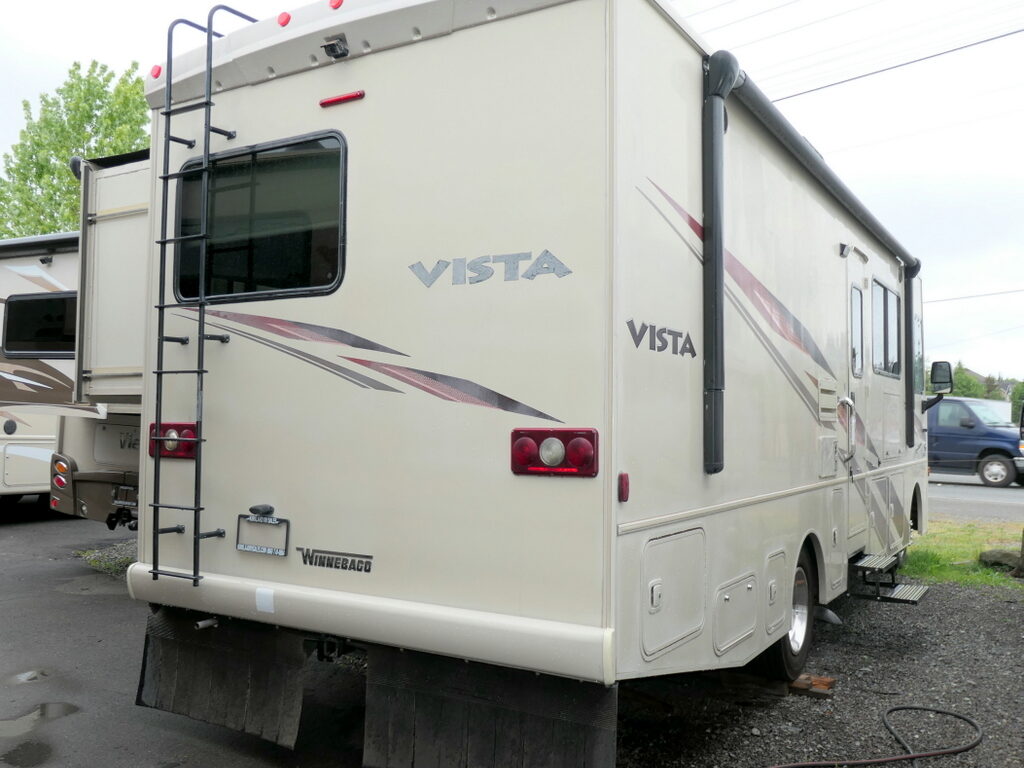 2019 Winnebago VISTA 27PE Class-A, 2-Slide-Outs, King Bed, Sleeps-6-Image