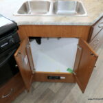 2019 Winnebago VISTA 27PE Class-A, 2-Slide-Outs, King Bed, Sleeps-6-Thumbnail