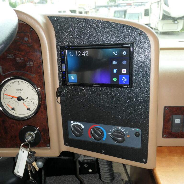 2004 BEAVER PATRIOT THUNDER 40 YORKTOWN BUS, 3-SLIDES, CATERPILLAR 505-HP-Image