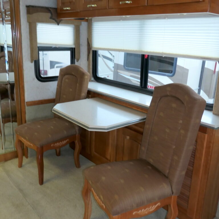 2004 BEAVER PATRIOT THUNDER 40 YORKTOWN BUS, 3-SLIDES, CATERPILLAR 505-HP-Image