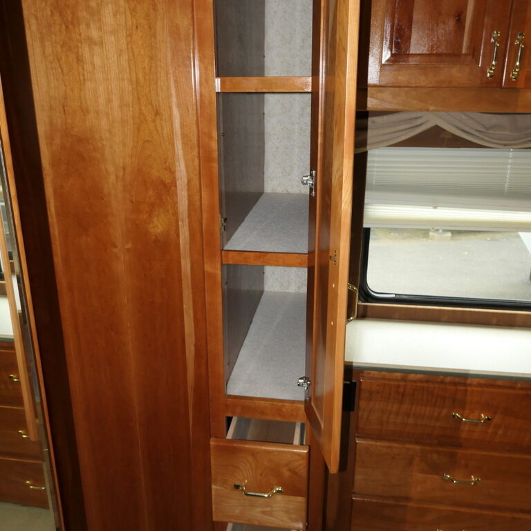 2004 BEAVER PATRIOT THUNDER 40 YORKTOWN BUS, 3-SLIDES, CATERPILLAR 505-HP-Image