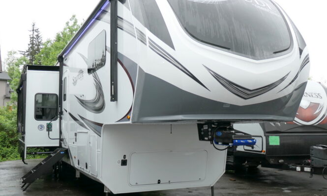 2023 Grand Design SOLITUDE 345GK-R 5th Wheel, Four Seasons, 3-Slide-Outs, 1-Owner-Image