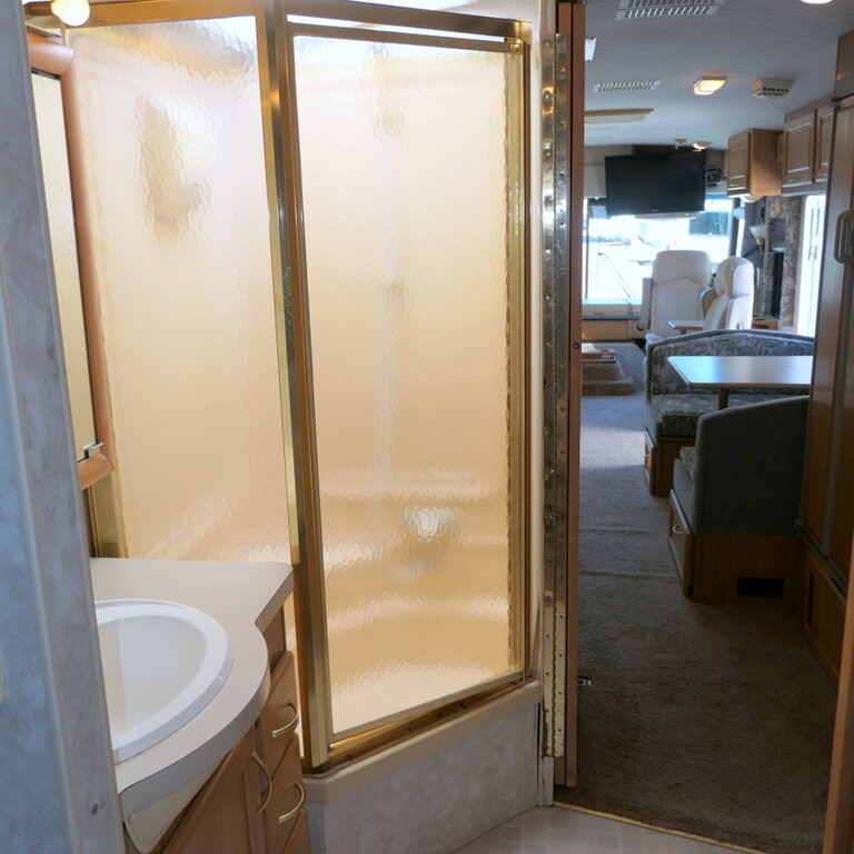 1998 Fleetwood SOUTHWIND 36Z Class-A, 2-Slide-Outs, Tag Axle, 5.5K Generator-Image