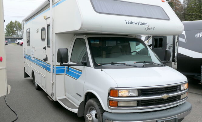 2001 Gulf Stream YELLOWSTONE Sport 253X Class-C, Sleeps-6, Non-Slide, Solar-Image