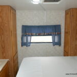 2001 Gulf Stream YELLOWSTONE Sport 253X Class-C, Sleeps-6, Non-Slide, Solar-Thumbnail