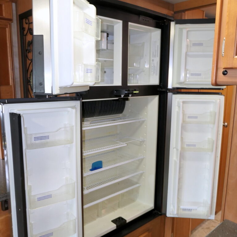 2009 Tiffin ALLEGRO BAY 35TSB Class-A, 3-Slide-Outs, 7K Generator, Full Body Paint-Image