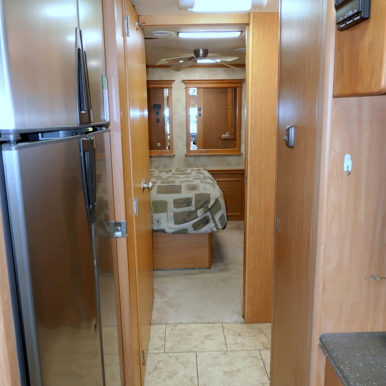 2009 Tiffin ALLEGRO BAY 35TSB Class-A, 3-Slide-Outs, 7K Generator, Full Body Paint-Image