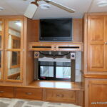 2009 Tiffin ALLEGRO BAY 35TSB Class-A, 3-Slide-Outs, 7K Generator, Full Body Paint-Thumbnail