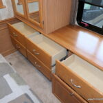 2009 Tiffin ALLEGRO BAY 35TSB Class-A, 3-Slide-Outs, 7K Generator, Full Body Paint-Thumbnail