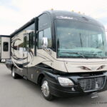 2013 Fleetwood SOUTHWIND 32VS Class-A, 2-Slide-Outs, Full Body Paint, Low Miles!-Thumbnail